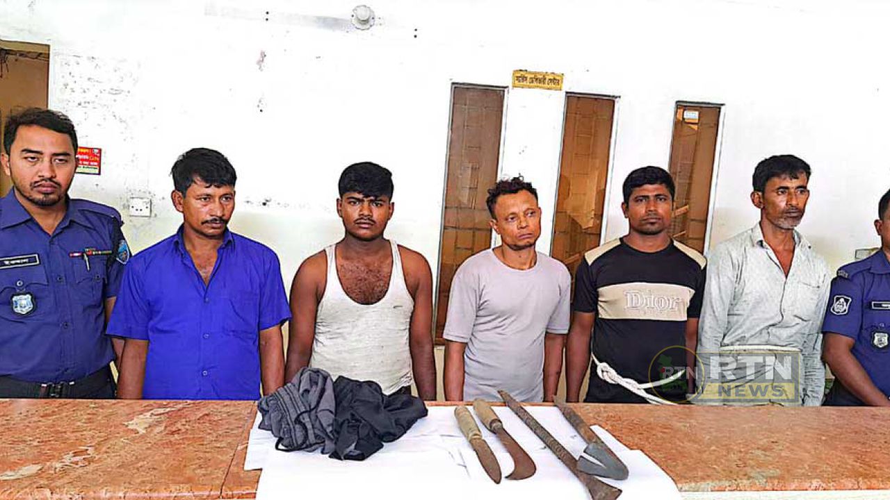 চকরিয়ায় ডাকাত দলের ৫ সদস্য গ্রেপ্তার, দেশীয় অস্ত্র উদ্ধার