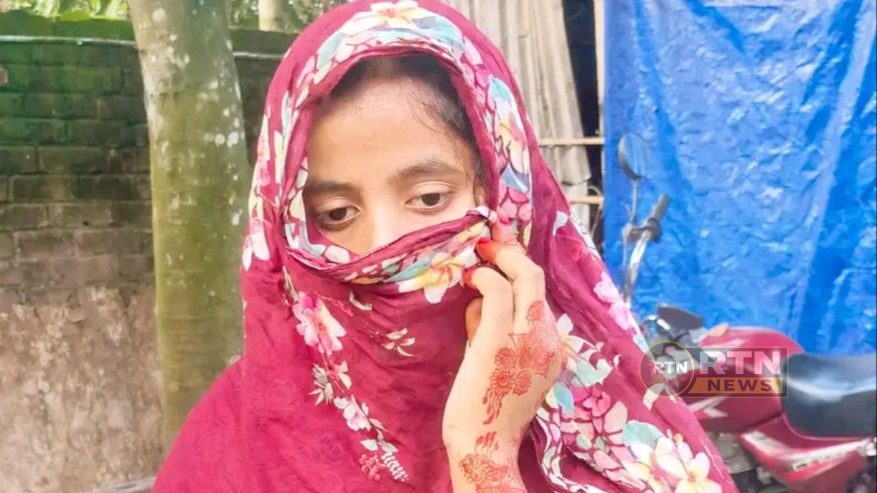 স্বামীকে তালাক, পুরোনো প্রেমিককে বিয়ের দাবি; পীরগঞ্জে কলেজ শিক্ষকের বাড়িতে তরুণীর অনশন
