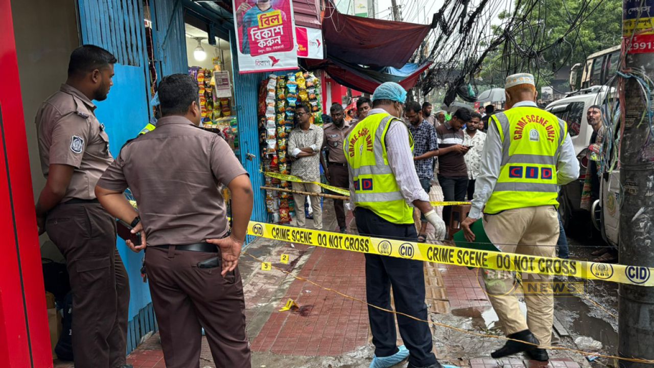 জুমার নামাজ শেষে গুলিবিদ্ধ পলাশ, আশঙ্কাজনক অবস্থায় ঢামেকে