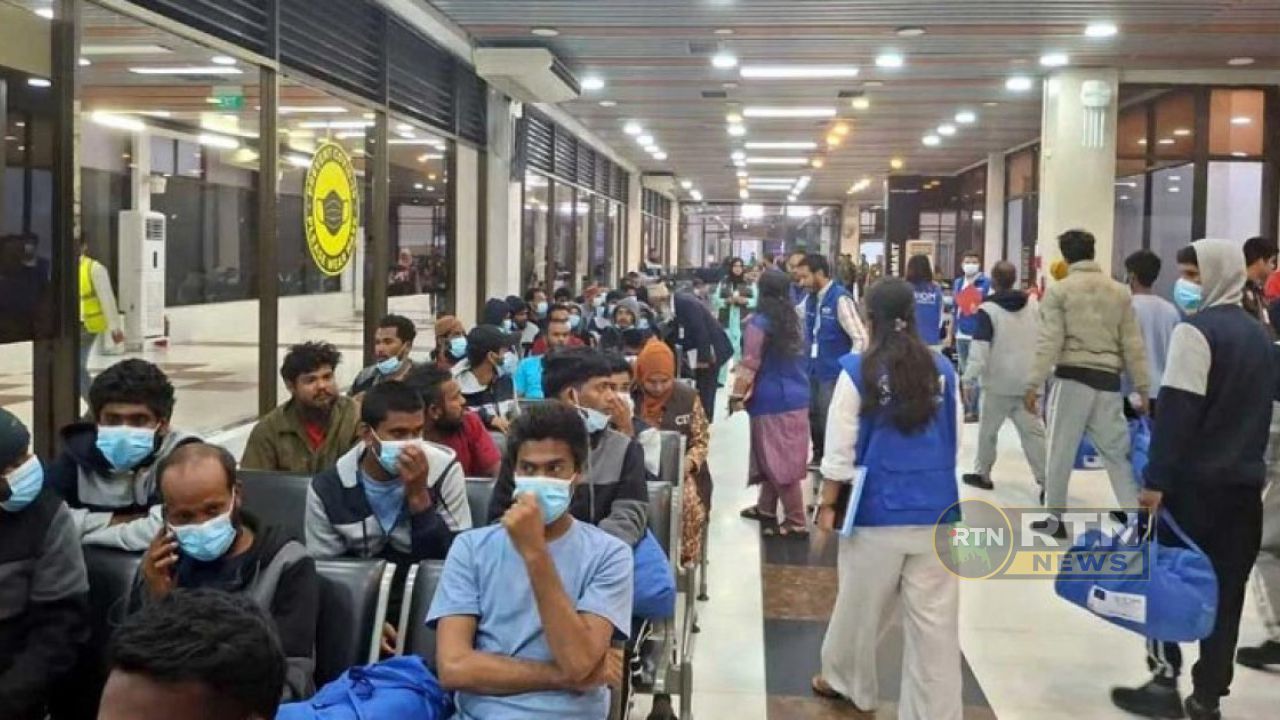 লিবিয়া থেকে দেশে ফিরলেন ১৭২ বাংলাদেশি