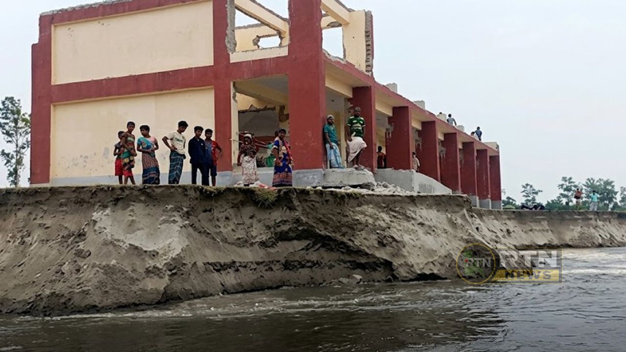 সিরাজগঞ্জে ভয়াবহ নদীভাঙন, দুই সপ্তাহে বিলীন শতাধিক বসতবাড়ি