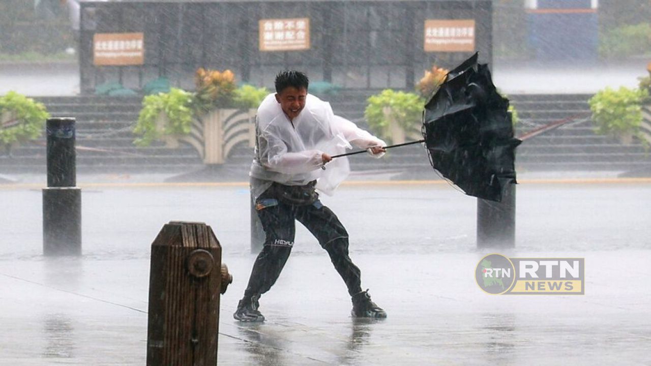 চীনে টাইফুন ‘ডলফিনের’ আঘাত, বাতিল ১,৪০০ ফ্লাইট, সরানো হলো লাখো মানুষ