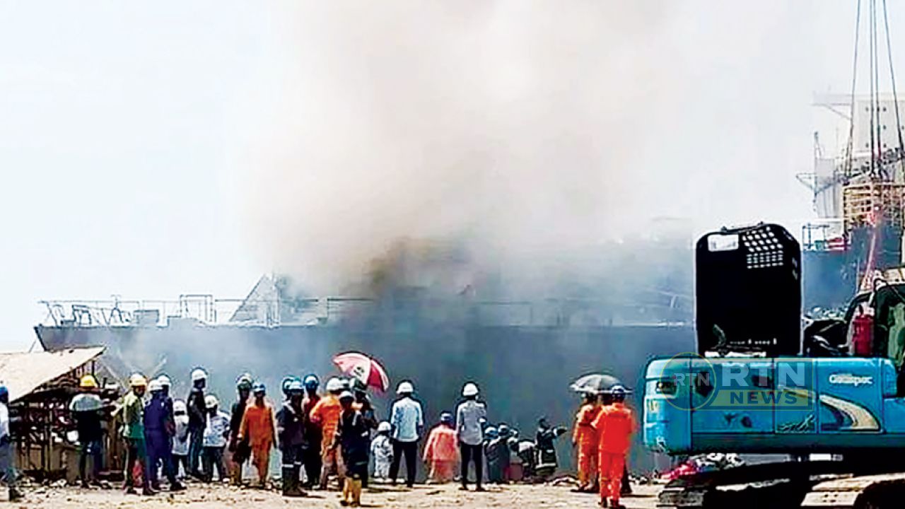 সীতাকুণ্ডে গ্যাসের বিষক্রিয়ায় ৯ শ্রমিকের মৃত্যু: তিনটি পৃথক তদন্ত কমিটি গঠন