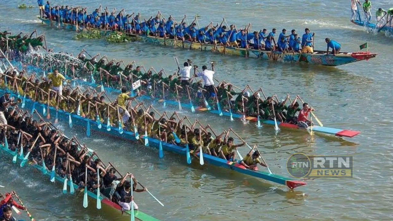 তিতাস নদীতে জমজমাট নৌকাবাইচ, দুই তীরে দর্শনার্থীদের ঢল