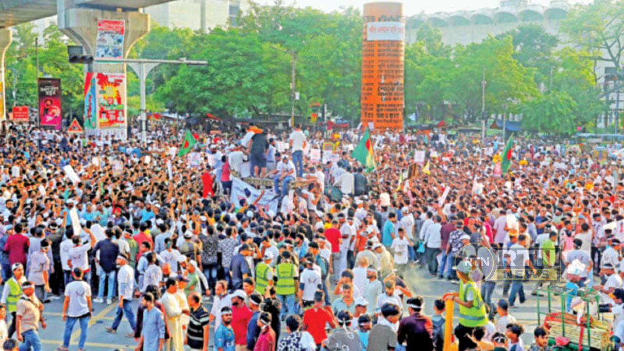 নোয়াখালী বিভাগ ঘোষণার দাবিতে শাহবাগ অবরোধ, তীব্র যানজট