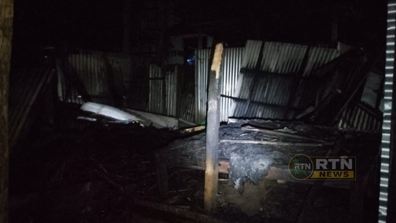 নেশা-জুয়ার টাকা না পেয়ে নিজেদের ঘরে আগুন, দুই ভাই পলাতক