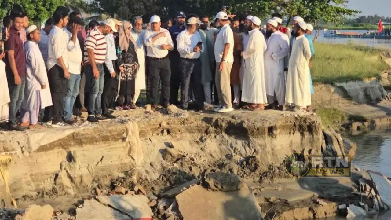 এশার পরও ছিল মসজিদ, ফজরে এসে দেখলেন পদ্মায় নেই