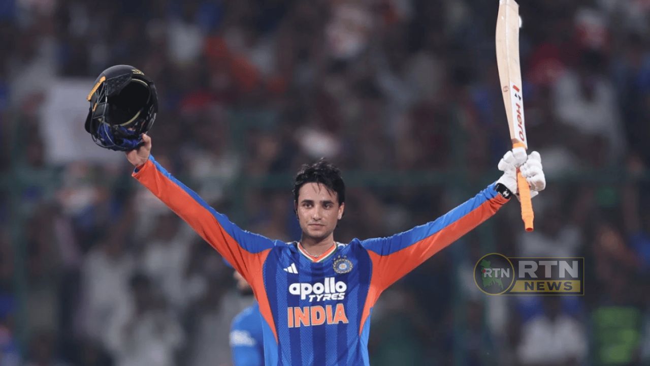 ৩০ বলে সেঞ্চুরি, বিশ্বরেকর্ড গড়লেন অভিষেক শর্মা
