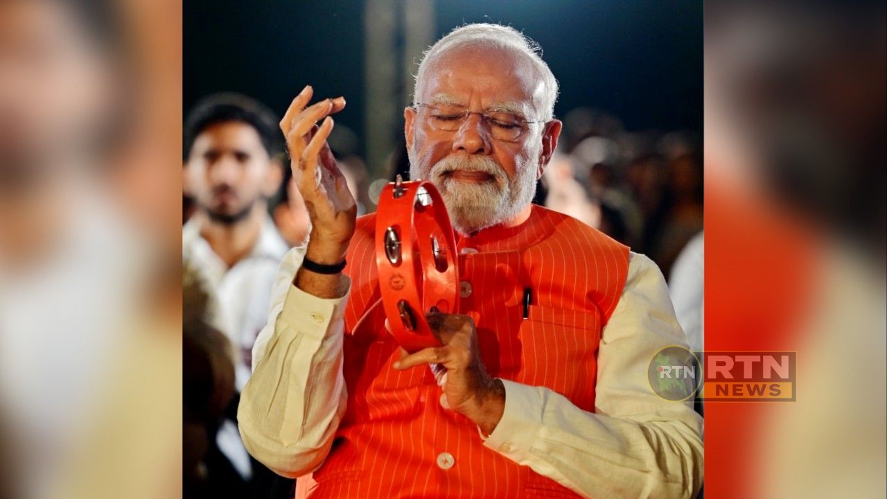 ধর্ষণ ও নির্বাচন কমিশন বিতর্কের মধ্যে ‘ভজন ক্লাবিংয়ে’ মোদি