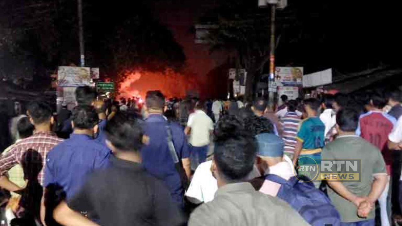 বাসের সিট নিয়ে বিরোধ, সংঘর্ষে আহত ১০; দুই ঘণ্টা বন্ধ মহাসড়ক